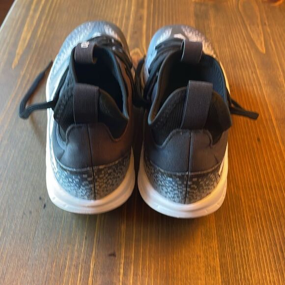 Addidas men’s baseball metal cleats used size 8 light grey combo